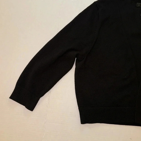 89th & Madison Cropped Long Sleeve Cardigan - Picture 8 of 10